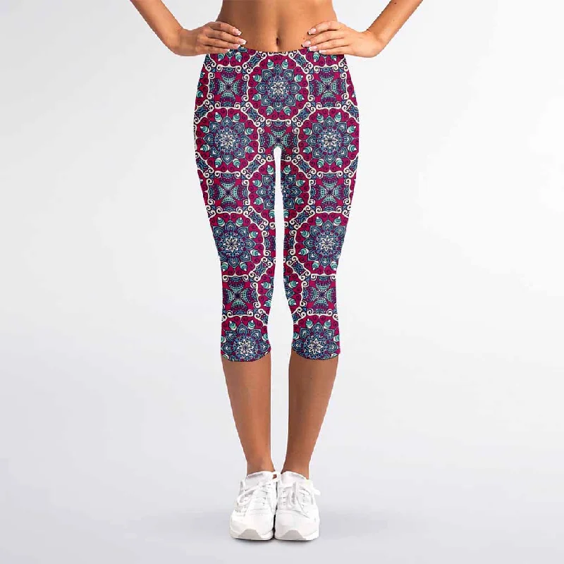 Magenta Mandala Bohemian Pattern Print Women's Capri Leggings