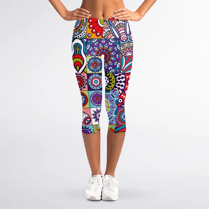 Mandala Tile Bohemian Pattern Print Women's Capri Leggings