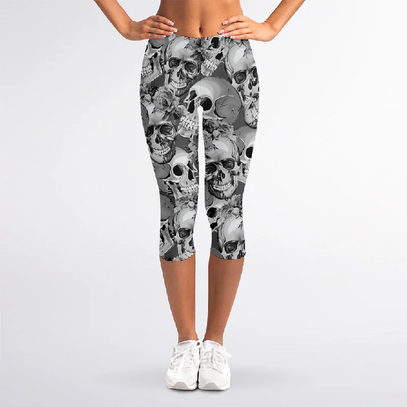 Monochrome Skull Flowers Pattern Print Women's Capri Leggings